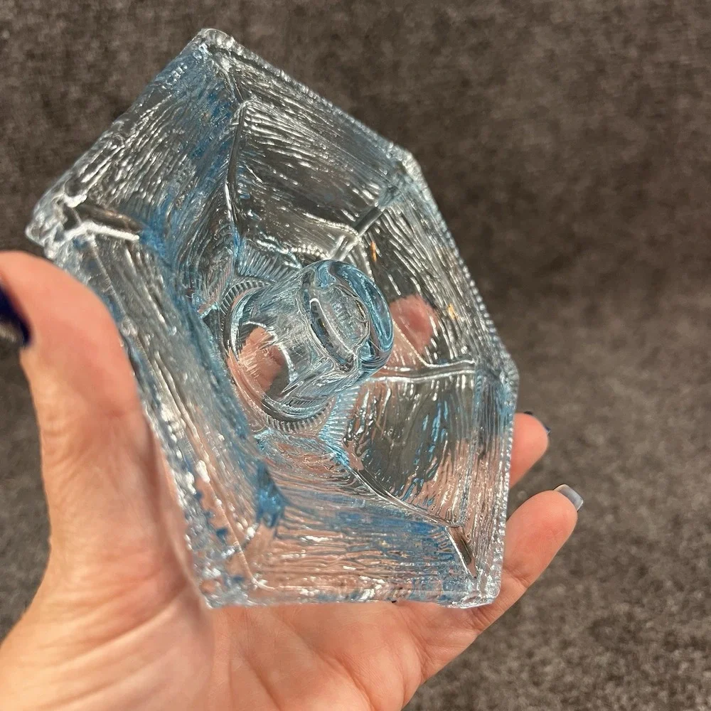 Vtg L.E. Smith Ice Blue Textured Pagoda Glass 6